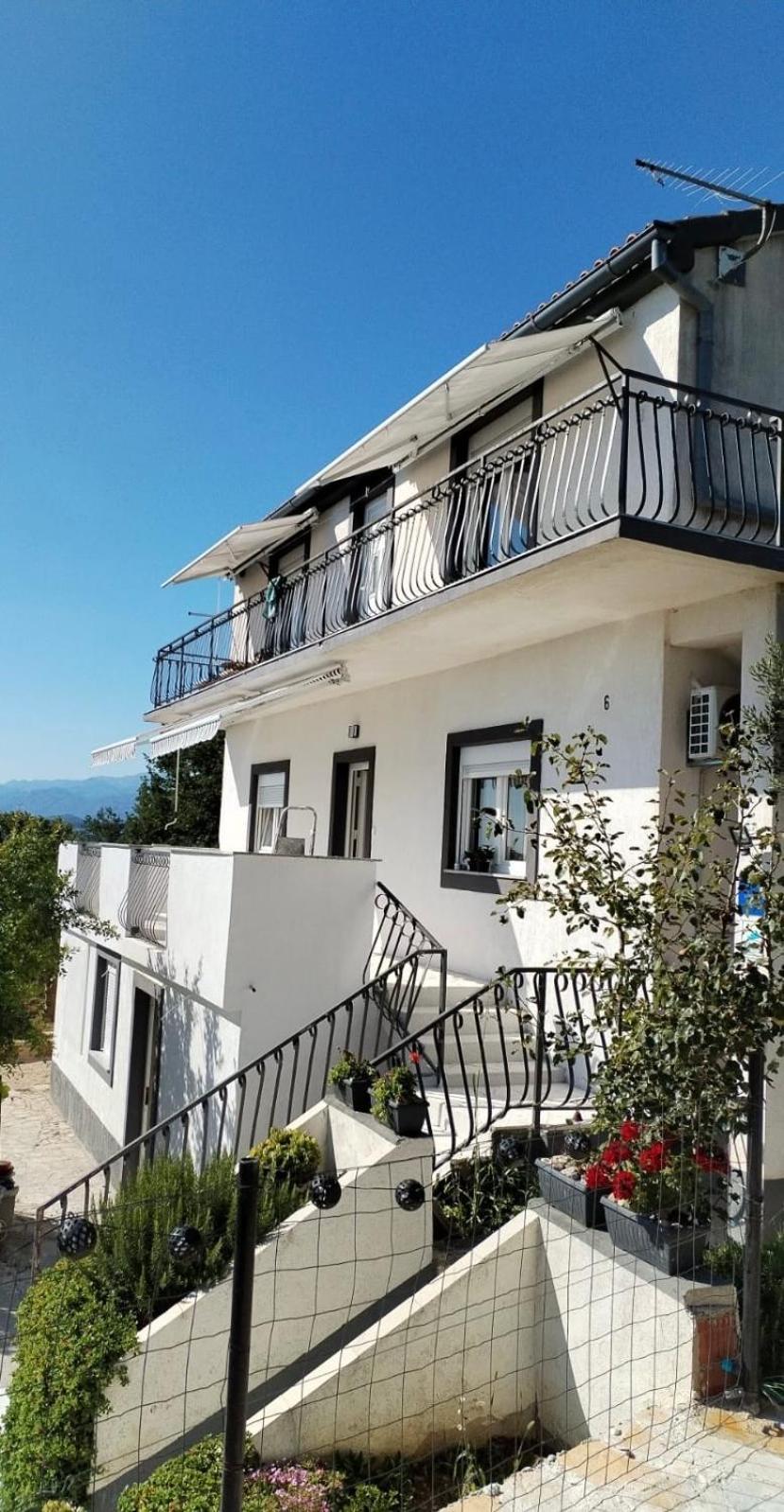 Ivano & Franko Apartments Kruševo エクステリア 写真